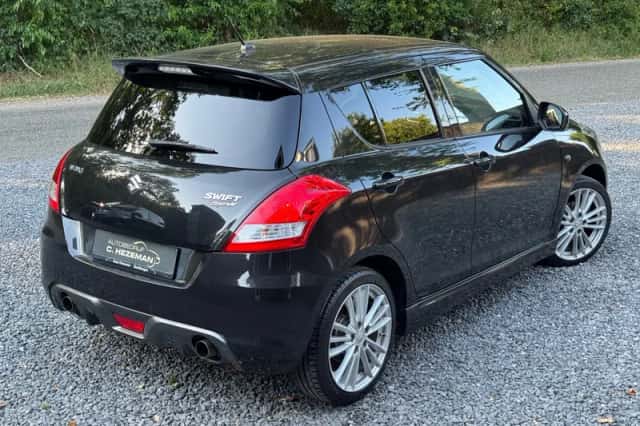 Suzuki Swift (2015) thumbnail 5
