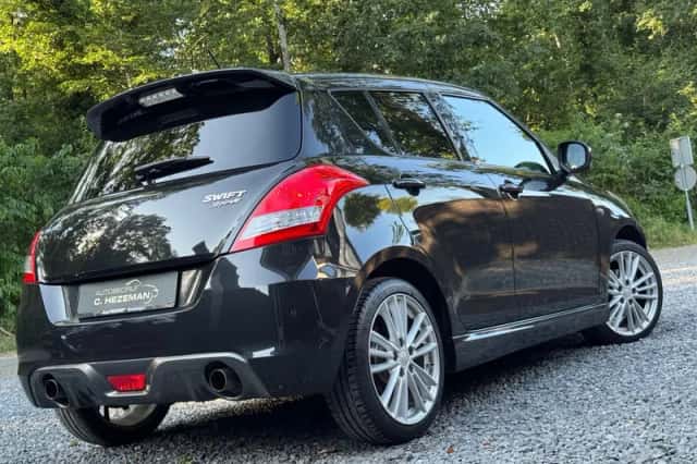 Suzuki Swift (2015) thumbnail 6