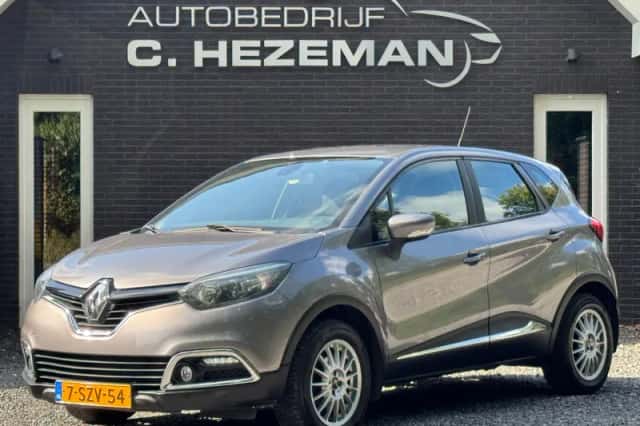 Renault Captur (2014) thumbnail 3