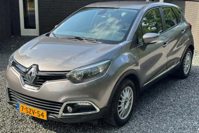 Renault Captur (2014) thumbnail 4