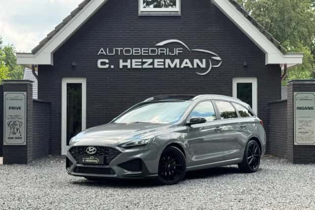 Hyundai i30 (2021) thumbnail 2