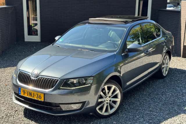Škoda Octavia (2014) thumbnail 4