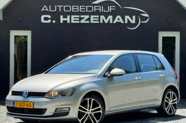 Volkswagen Golf (2014) thumbnail 3