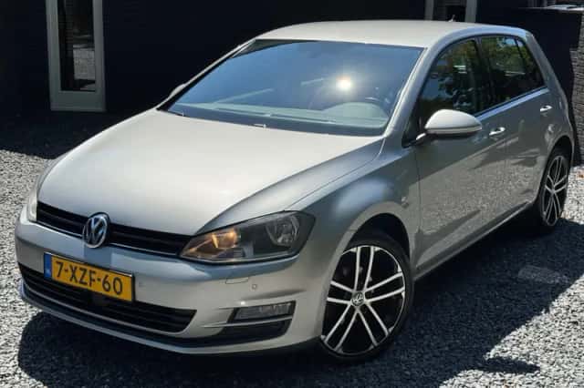 Volkswagen Golf (2014) thumbnail 4