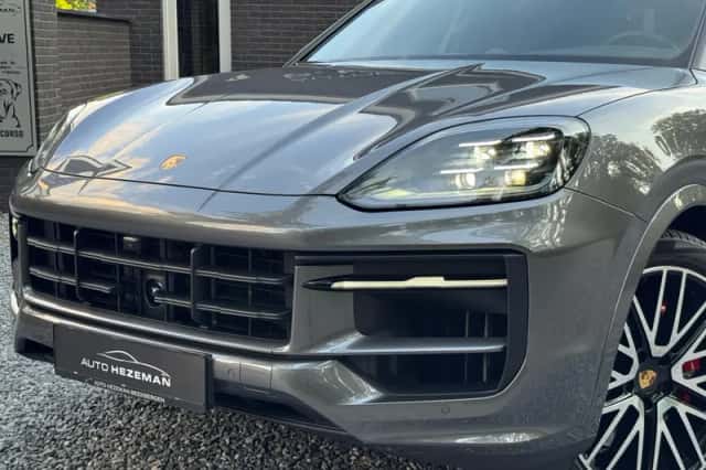 Porsche Cayenne Coupé (2024) thumbnail 5