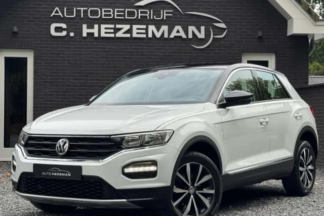 Volkswagen T-Roc (2019) thumbnail 1