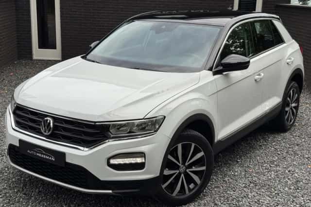 Volkswagen T-Roc (2019) thumbnail 4
