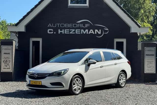Opel Astra (2019) thumbnail 2