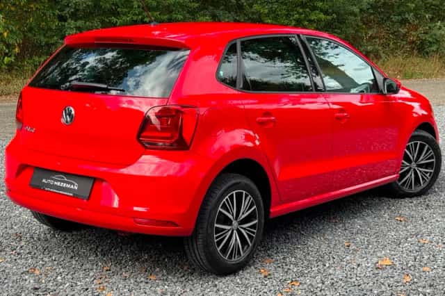 Volkswagen Polo (2016) thumbnail 5
