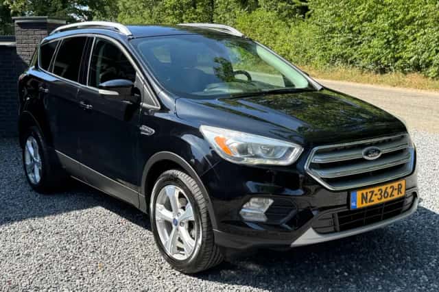Ford Kuga (2017) thumbnail 5