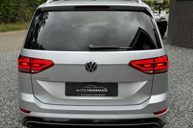 Volkswagen Touran (2017) thumbnail 6