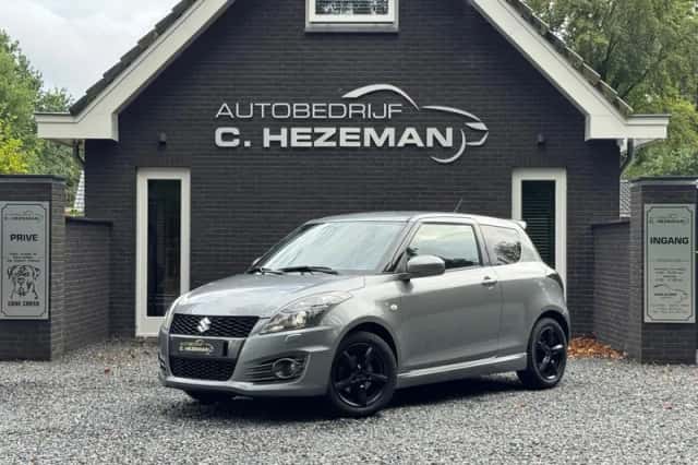 Suzuki Swift (2016) thumbnail 2
