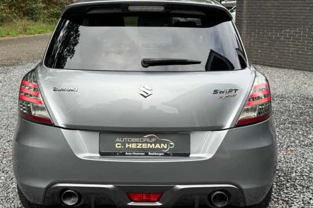Suzuki Swift (2016) thumbnail 6