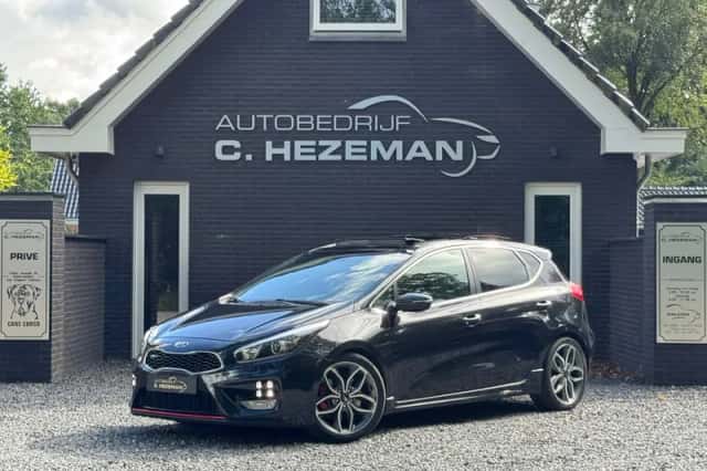 Kia Ceed (2015) thumbnail 2