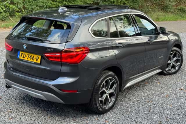 BMW X1 (2016) thumbnail 6