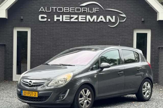 Opel Corsa (2011) thumbnail 3