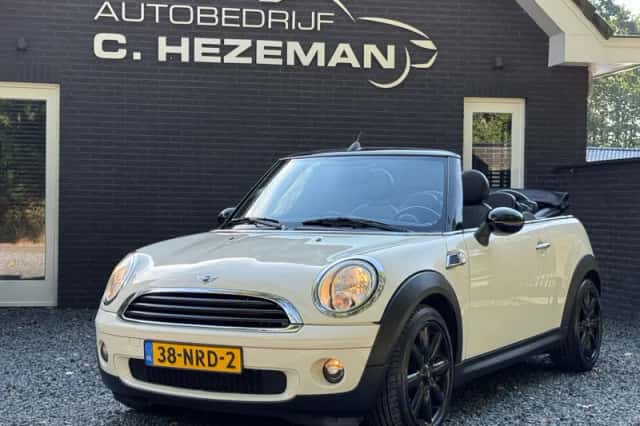 MINI Cabrio (2010) thumbnail 1