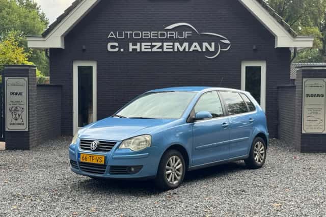 Volkswagen Polo (2006) thumbnail 2