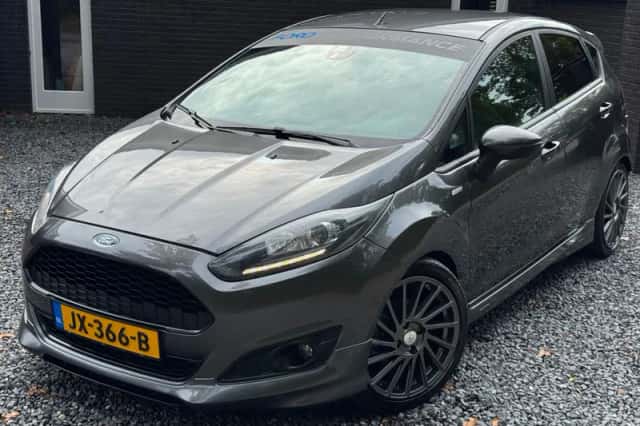 Ford Fiesta (2016) thumbnail 4