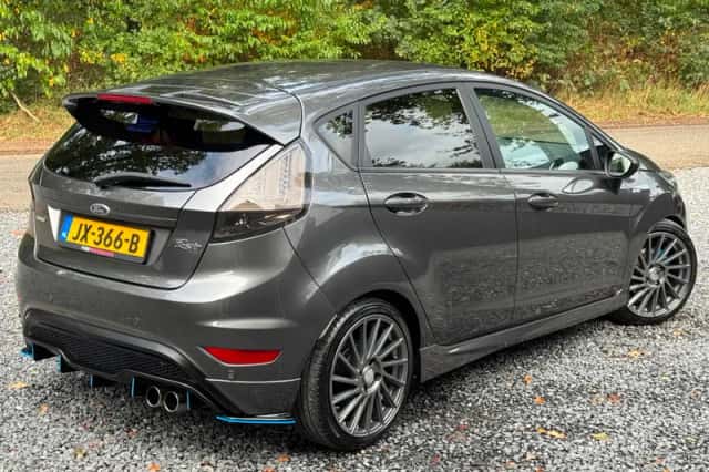 Ford Fiesta (2016) thumbnail 5