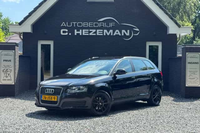 Audi A3 (2009) thumbnail 2