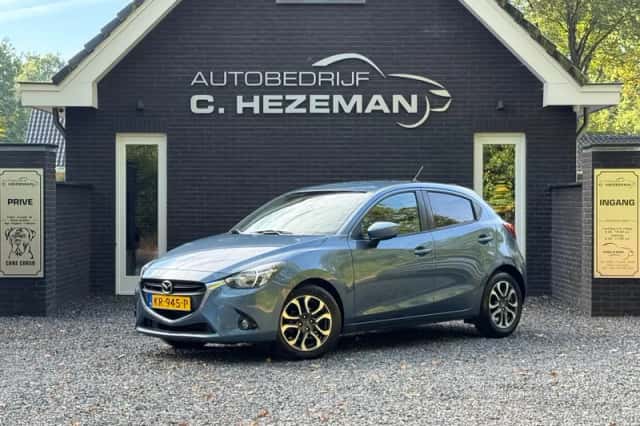 Mazda 2 (2016) thumbnail 2