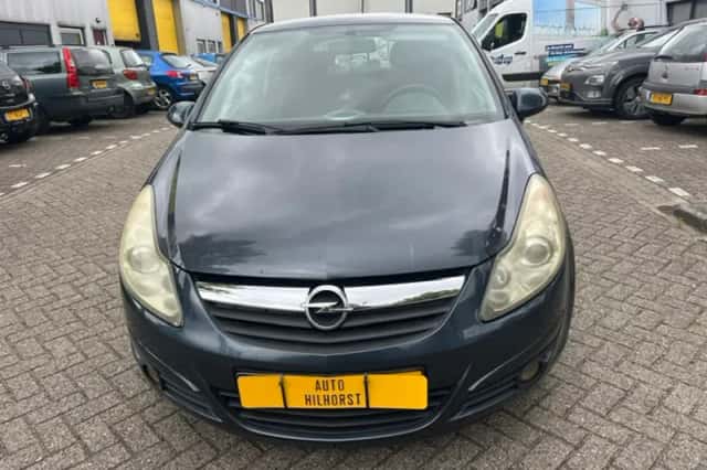 Opel Corsa (2007) thumbnail 3