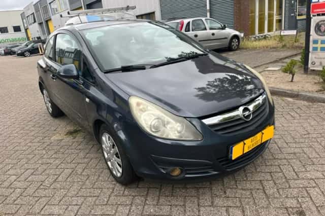 Opel Corsa (2007) thumbnail 4