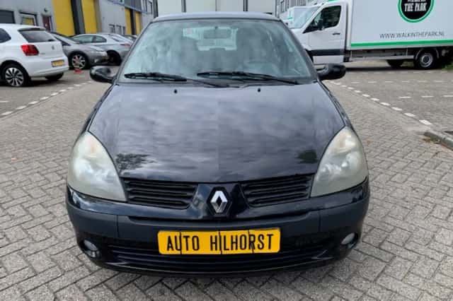 Renault Clio (2004) thumbnail 3