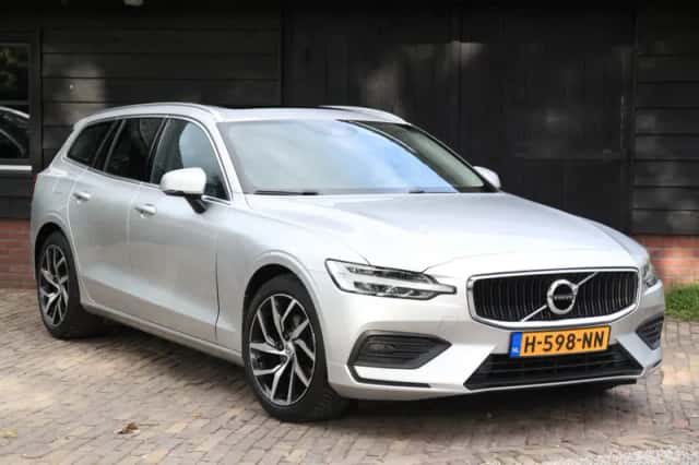 Volvo V60 (2019) thumbnail 1