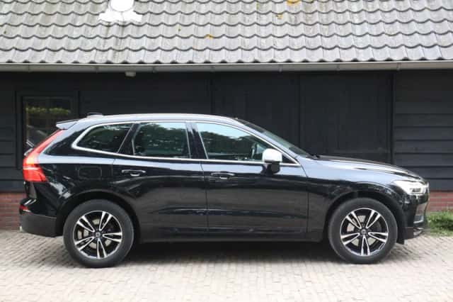 Volvo XC60 (2019) thumbnail 3