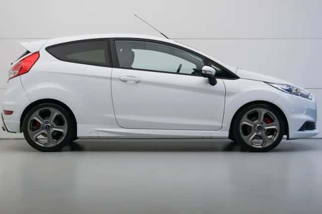 Ford Fiesta (2013) thumbnail 5