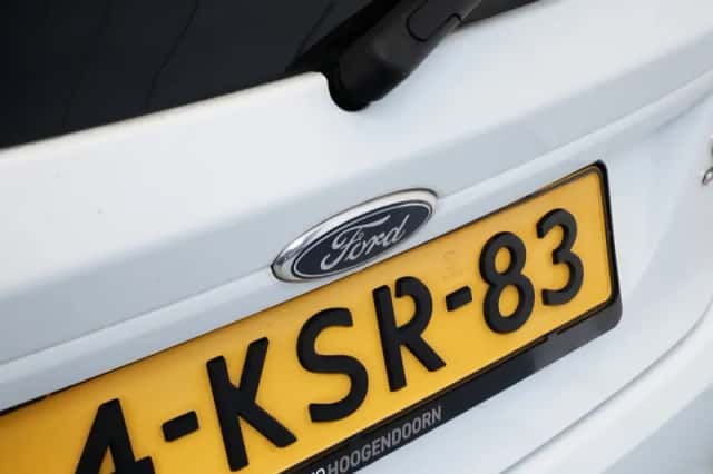 Ford Fiesta (2013) thumbnail 6