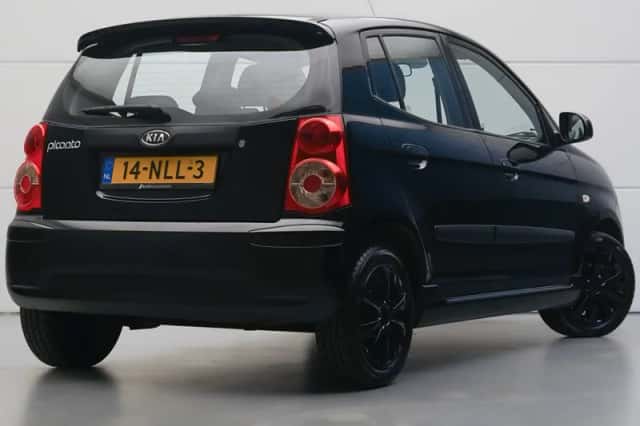 Kia Picanto (2010) thumbnail 4