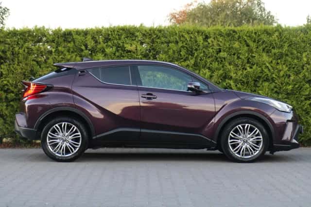 Toyota C-HR (2023) thumbnail 4