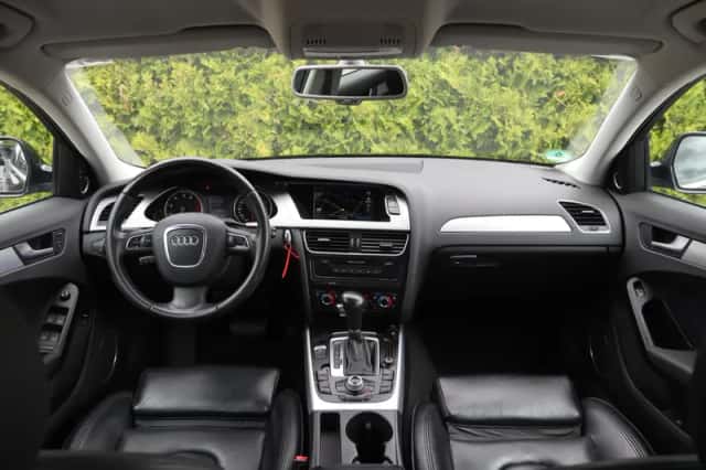 Audi A4 (2009) thumbnail 5