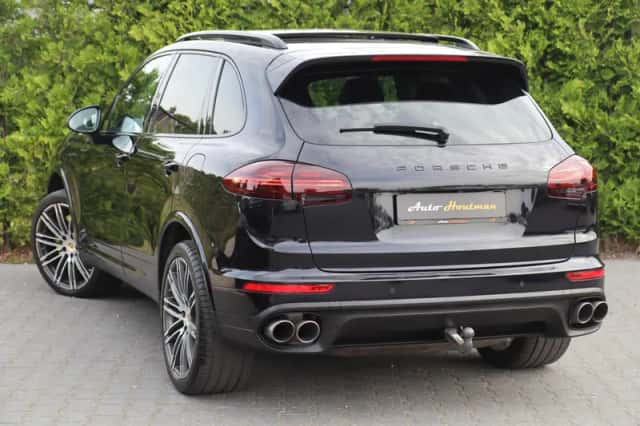 Porsche Cayenne (2015) thumbnail 2