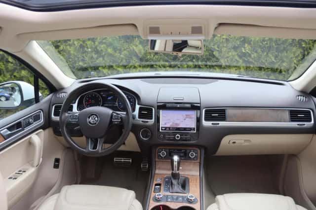 Volkswagen Touareg (2012) thumbnail 5