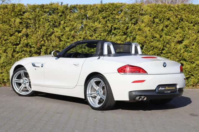 BMW Z4 (2016) thumbnail 2