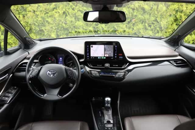 Toyota C-HR (2017) thumbnail 5
