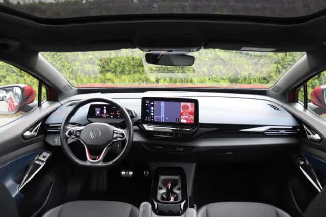 Volkswagen ID.4 (2021) thumbnail 5