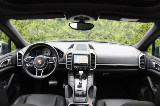 Porsche Cayenne (2015) thumbnail 5