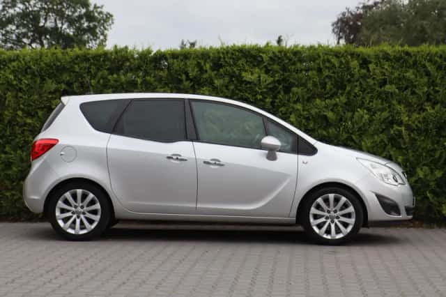 Opel Meriva (2011) thumbnail 3