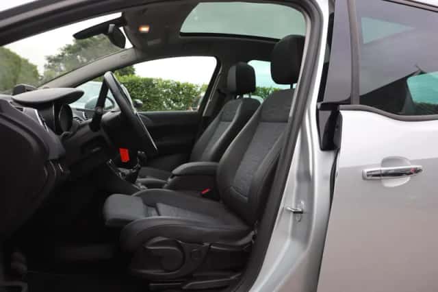 Opel Meriva (2011) thumbnail 6