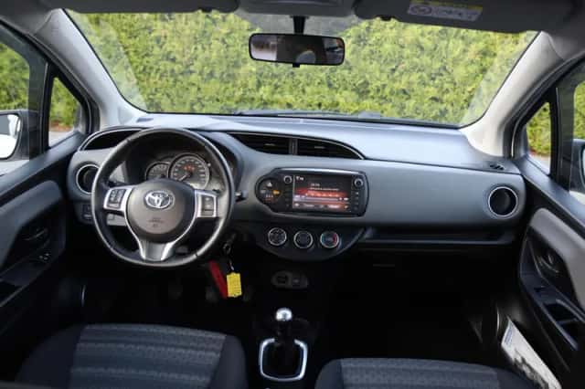 Toyota Yaris (2016) thumbnail 5