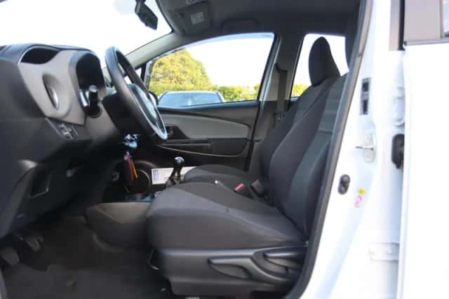 Toyota Yaris (2016) thumbnail 6