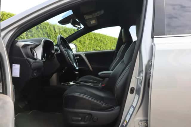 Toyota RAV4 (2018) thumbnail 4