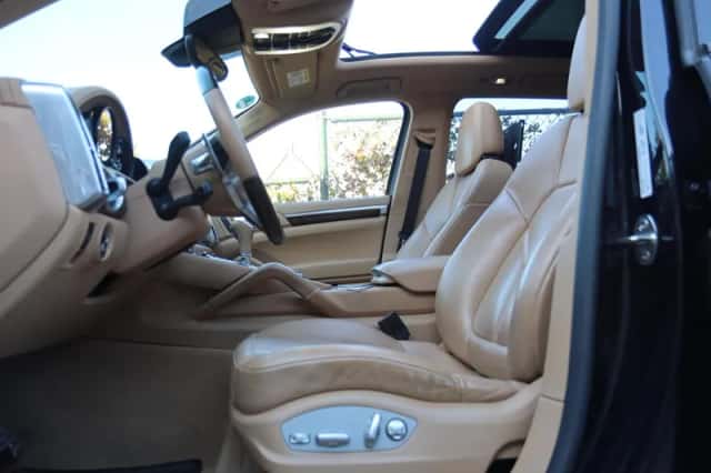 Porsche Cayenne (2016) thumbnail 4