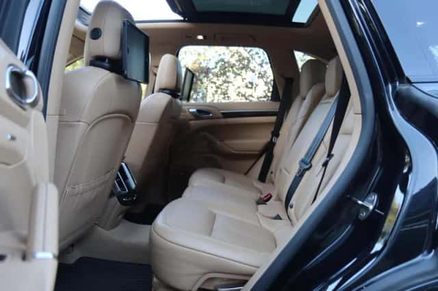 Porsche Cayenne (2016) thumbnail 5