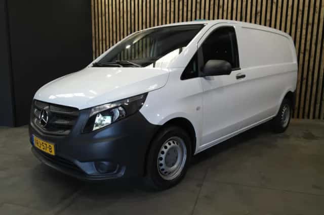 Mercedes-Benz Vito (2018) thumbnail 1